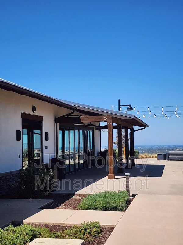 Incredible Gated Solar Folsom Home with clubhouse access! property image