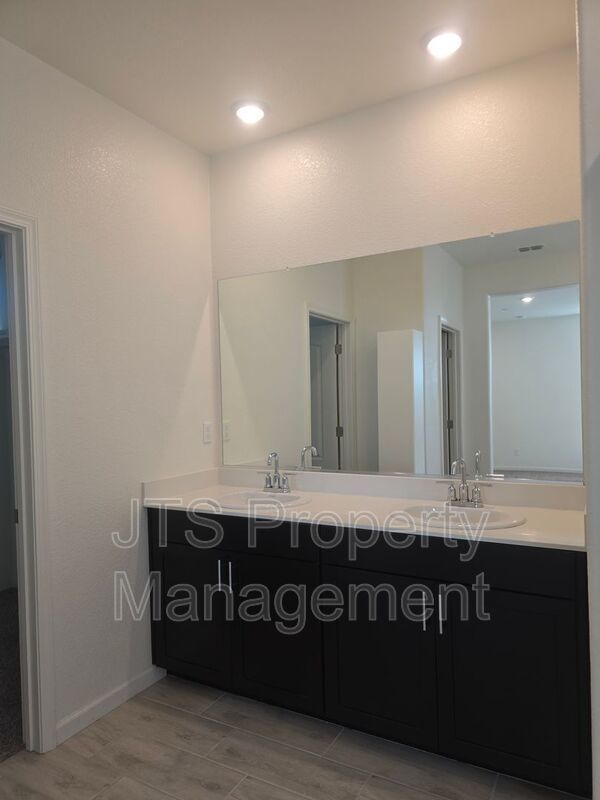 Incredible Gated Solar Folsom Home with clubhouse access! property image