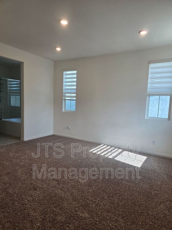 Incredible Gated Solar Folsom Home with clubhouse access! property image