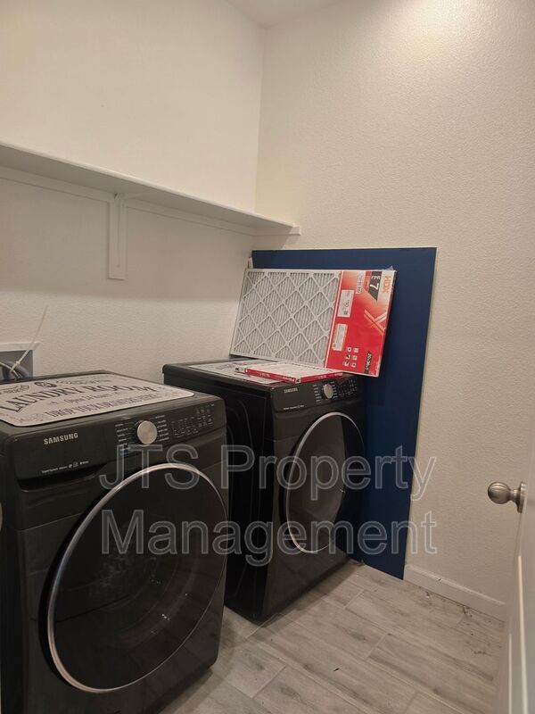 Incredible Gated Solar Folsom Home with clubhouse access! property image