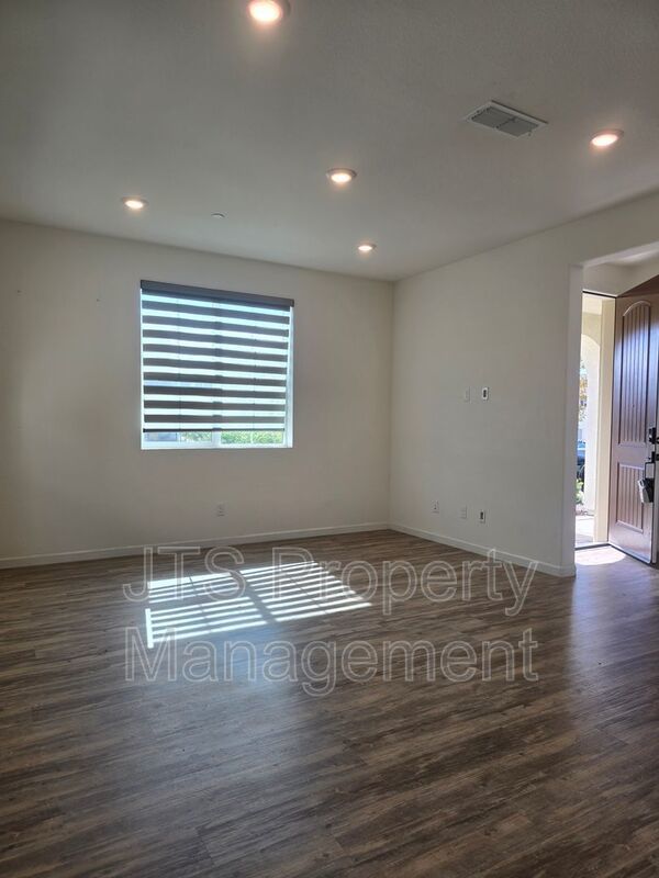 Incredible Gated Solar Folsom Home with clubhouse access! property image