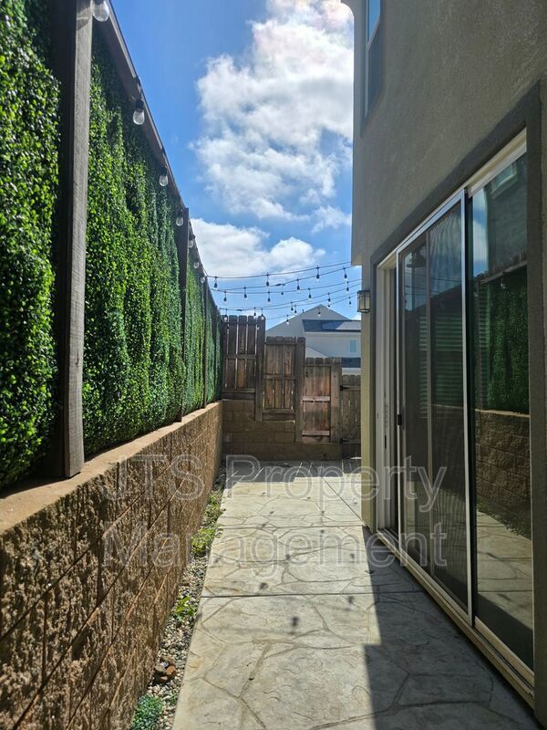 Incredible Gated Solar Folsom Home with clubhouse access! property image