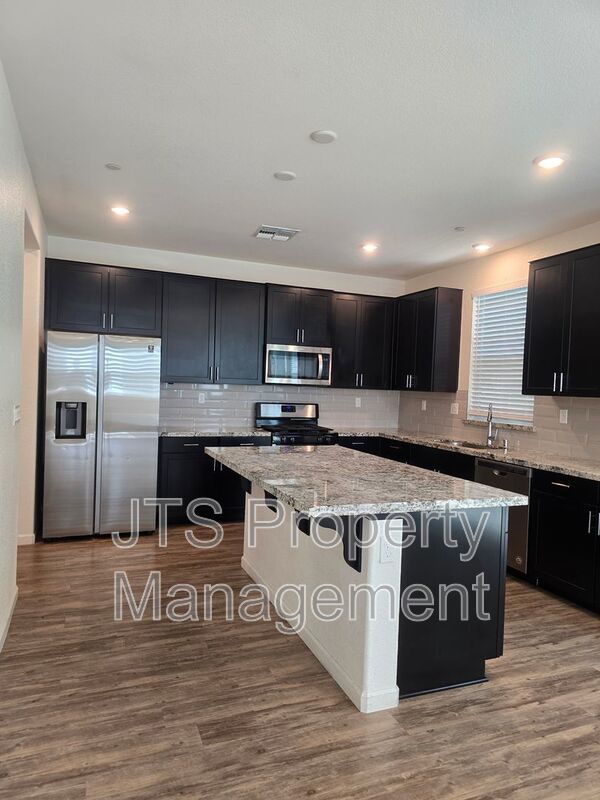 Incredible Gated Solar Folsom Home with clubhouse access! property image