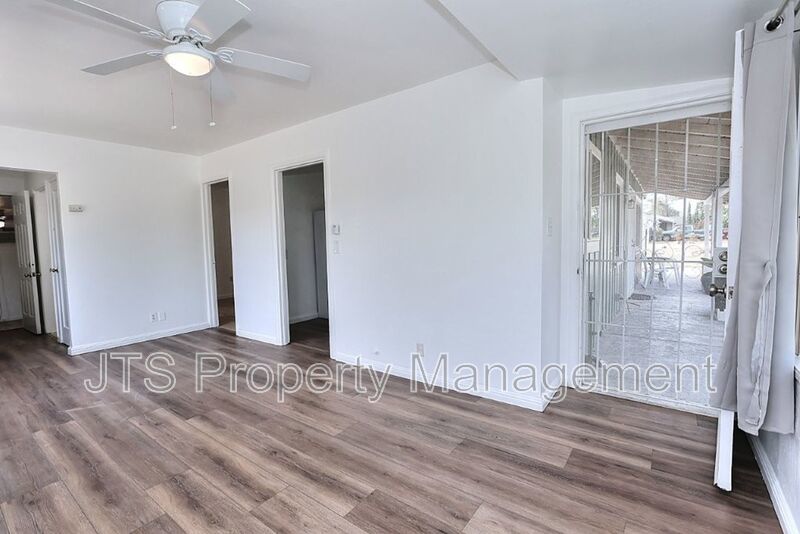 Adorable Carmichael Duplex Steps From Carmichael Park! property image