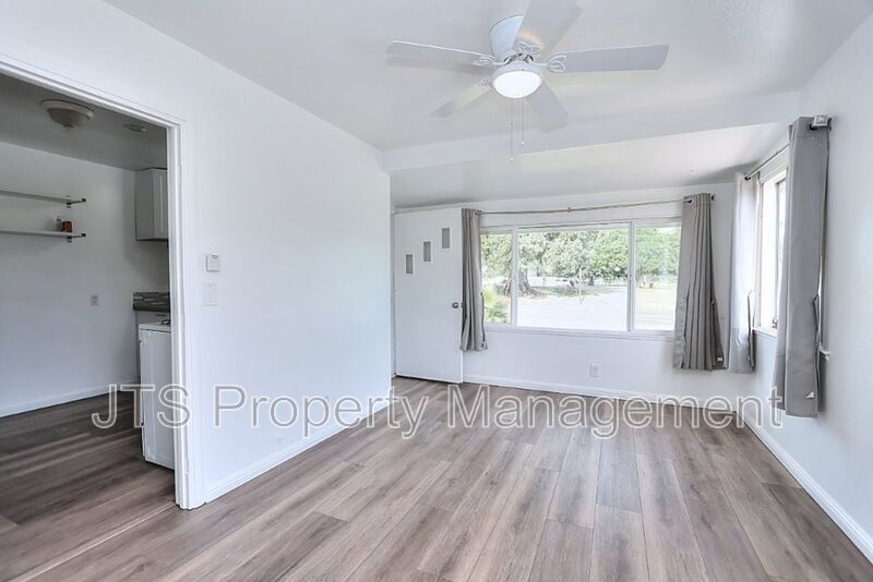 Adorable Carmichael Duplex Steps From Carmichael Park! property image