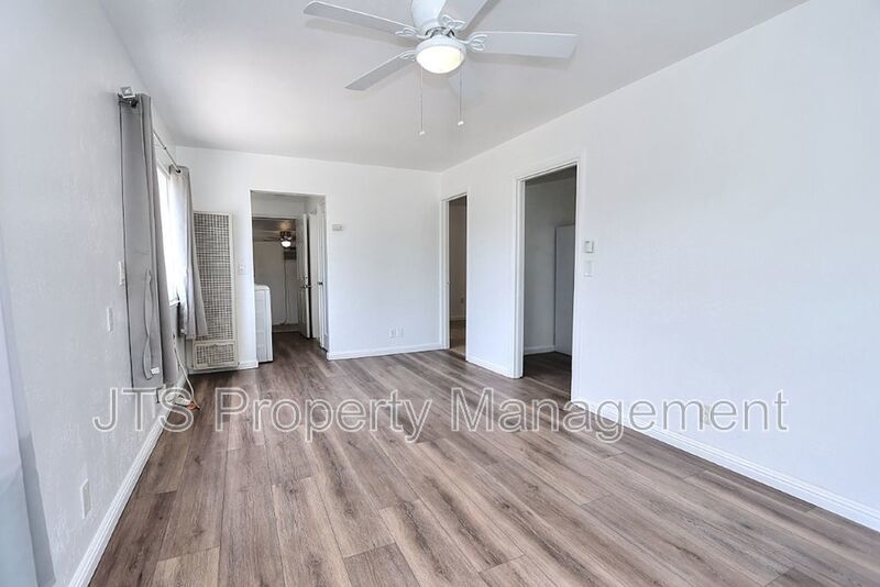 Adorable Carmichael Duplex Steps From Carmichael Park! property image