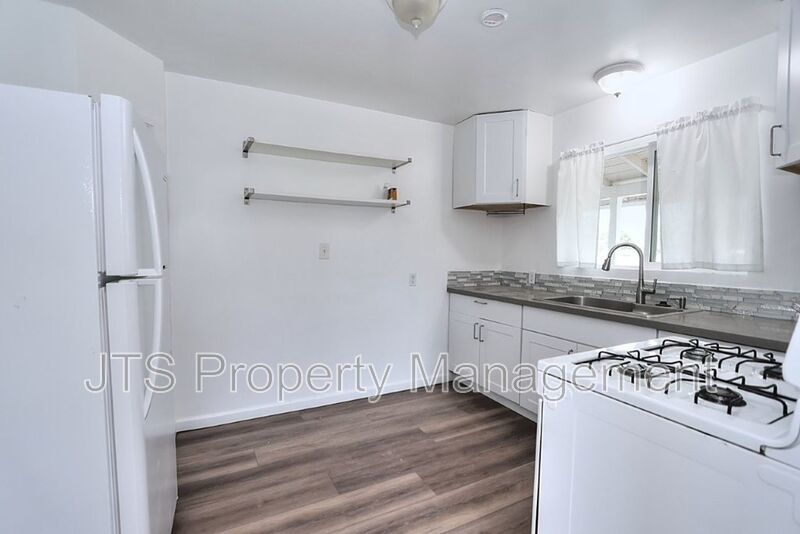 Adorable Carmichael Duplex Steps From Carmichael Park! property image