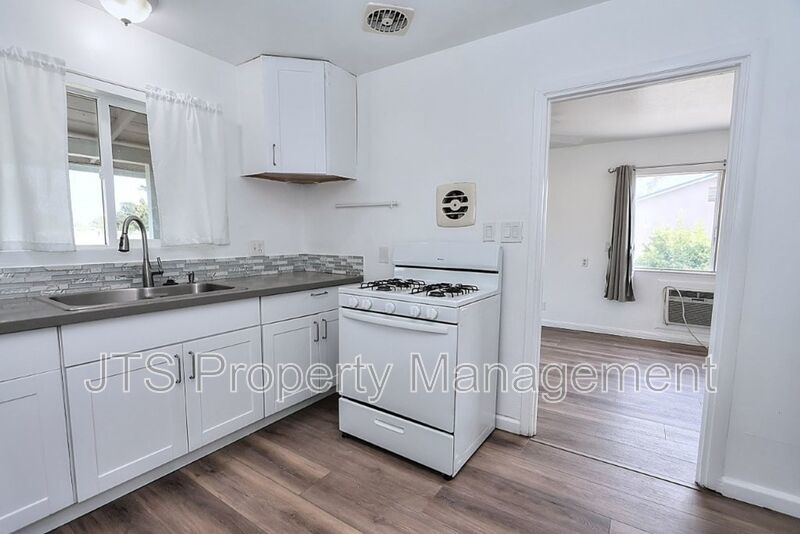 Adorable Carmichael Duplex Steps From Carmichael Park! property image
