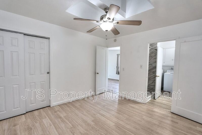 Adorable Carmichael Duplex Steps From Carmichael Park! property image