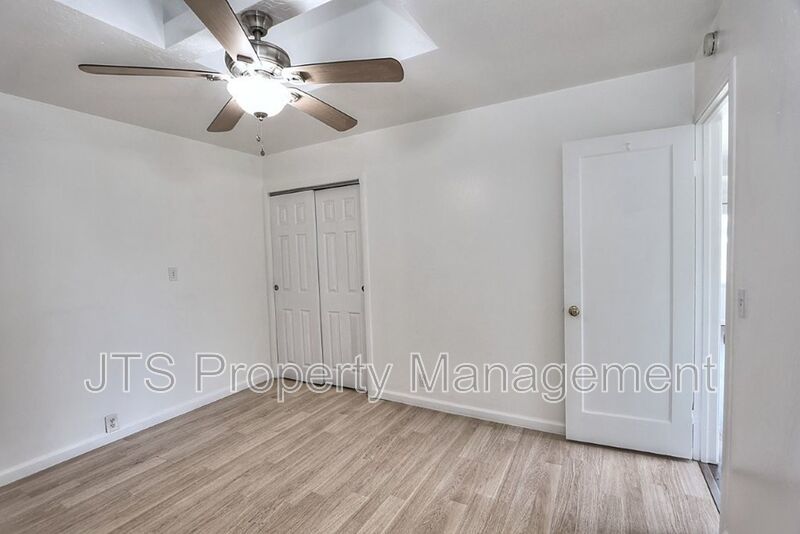 Adorable Carmichael Duplex Steps From Carmichael Park! property image