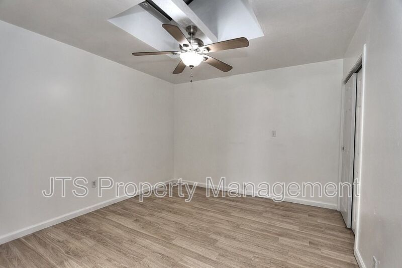 Adorable Carmichael Duplex Steps From Carmichael Park! property image