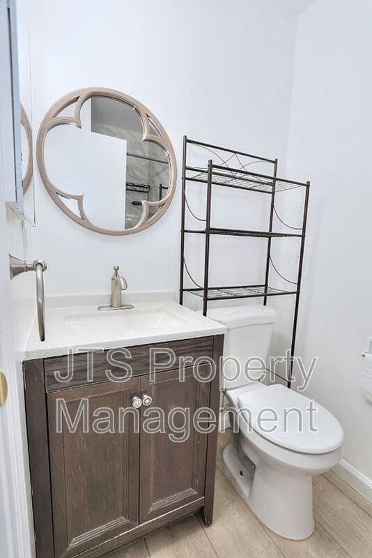 Adorable Carmichael Duplex Steps From Carmichael Park! property image