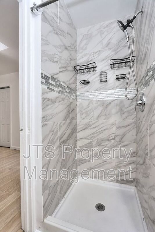 Adorable Carmichael Duplex Steps From Carmichael Park! property image
