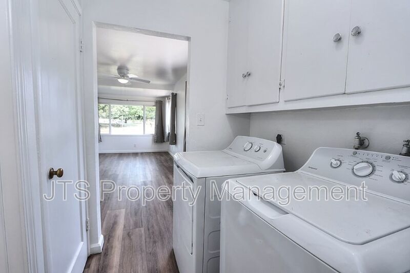 Adorable Carmichael Duplex Steps From Carmichael Park! property image