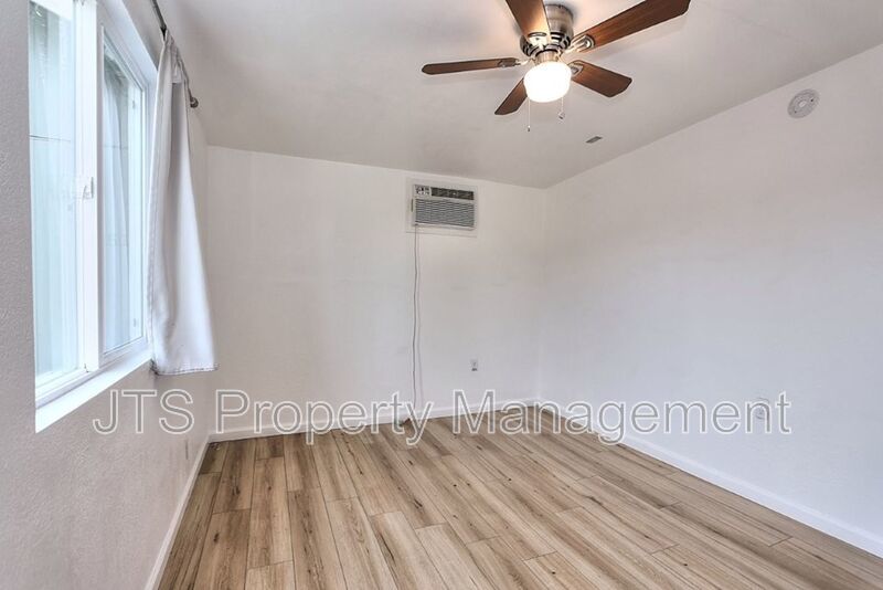 Adorable Carmichael Duplex Steps From Carmichael Park! property image