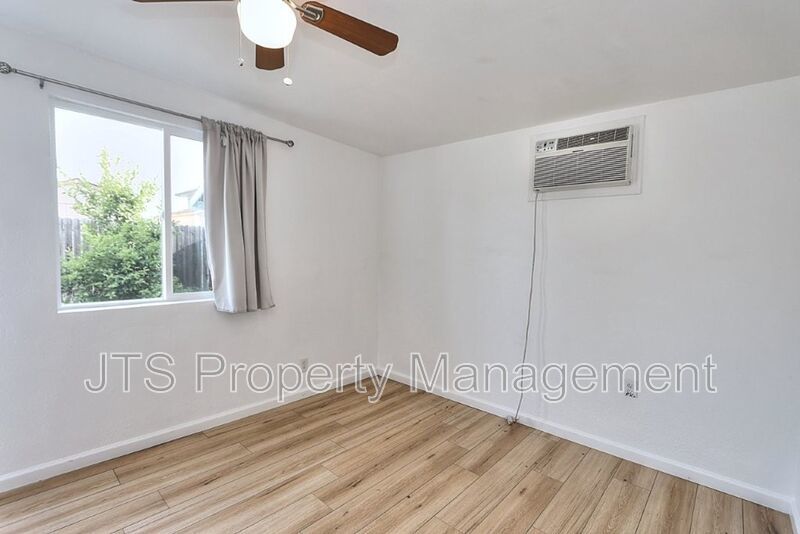 Adorable Carmichael Duplex Steps From Carmichael Park! property image