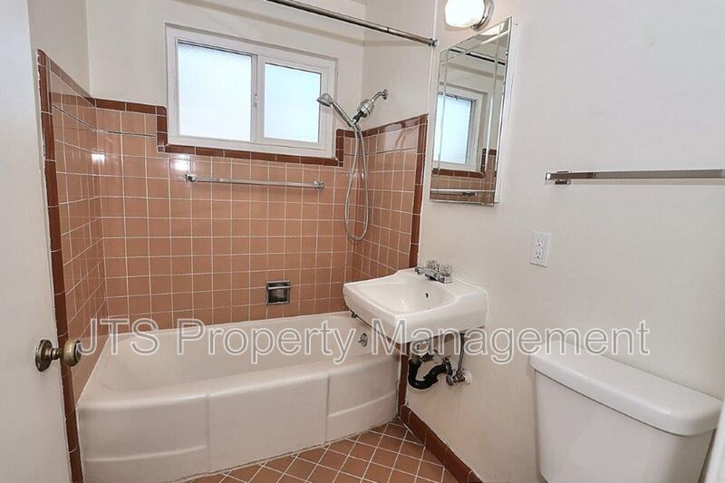 Updated Upstairs 1 Bedroom Across the Street from UC Davis! property image