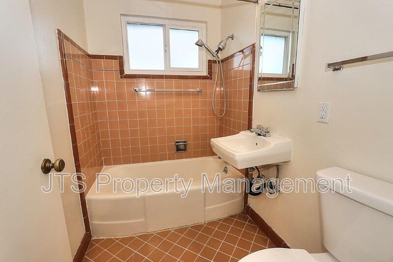 Updated Upstairs 1 Bedroom Across the Street from UC Davis! property image