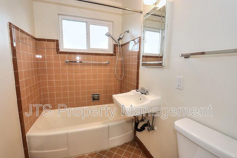 Updated Upstairs 1 Bedroom Across the Street from UC Davis! property image