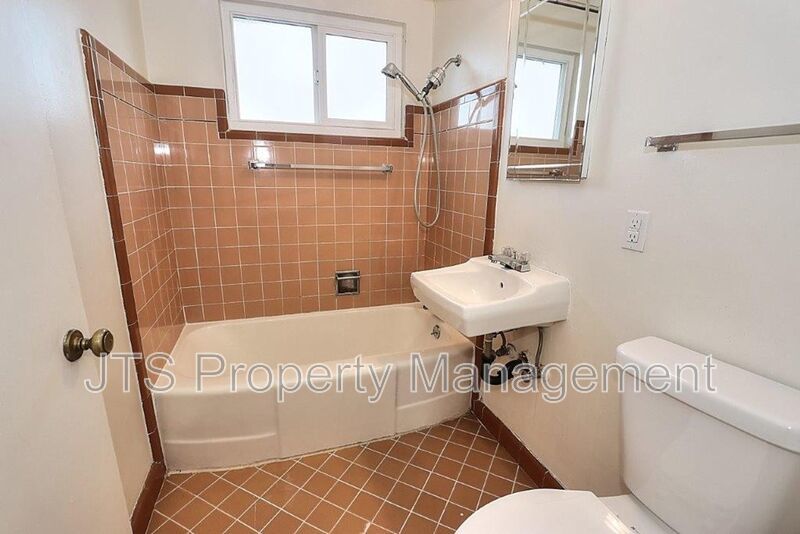 Updated Upstairs 1 Bedroom Across the Street from UC Davis! property image