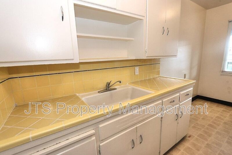 Updated Upstairs 1 Bedroom Across the Street from UC Davis! property image