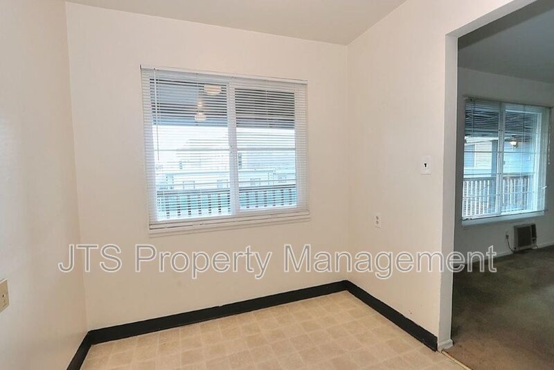 Updated Upstairs 1 Bedroom Across the Street from UC Davis! property image