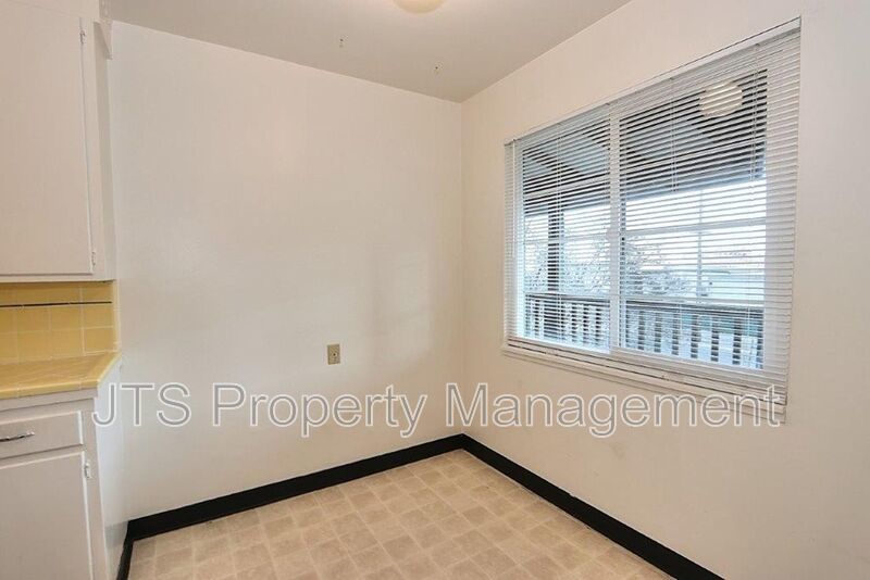 Updated Upstairs 1 Bedroom Across the Street from UC Davis! property image