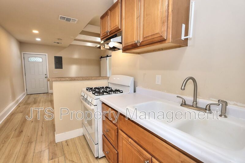 Cozy Carmichael Unit Available Now! property image