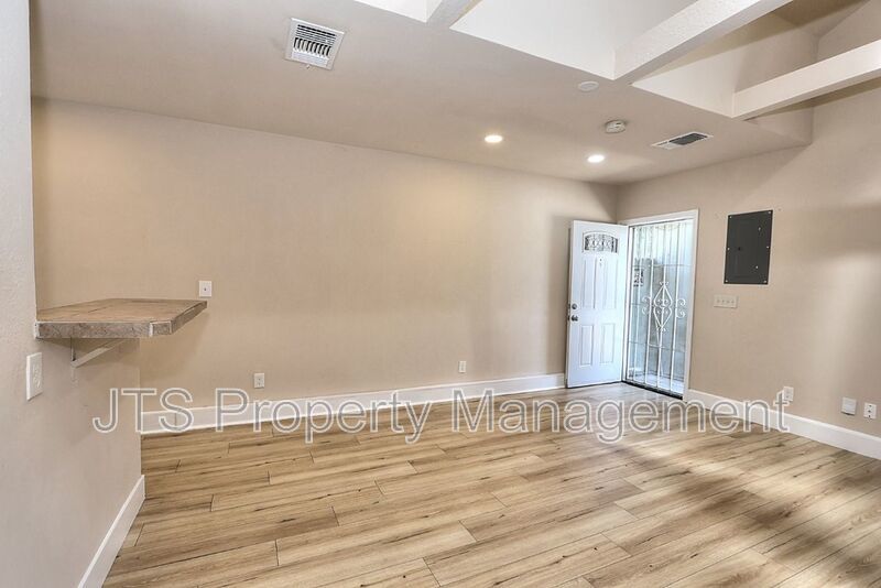 Cozy Carmichael Unit Available Now! property image