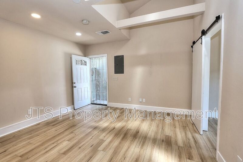 Cozy Carmichael Unit Available Now! property image