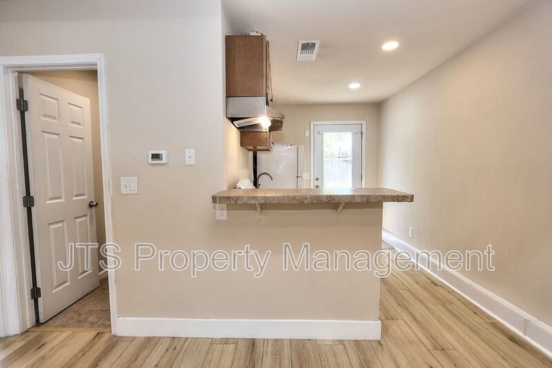 Cozy Carmichael Unit Available Now! property image