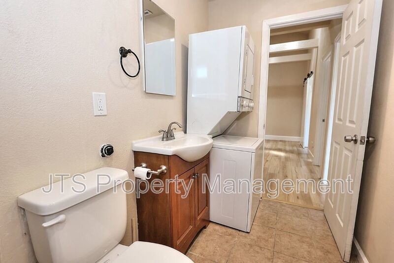 Cozy Carmichael Unit Available Now! property image