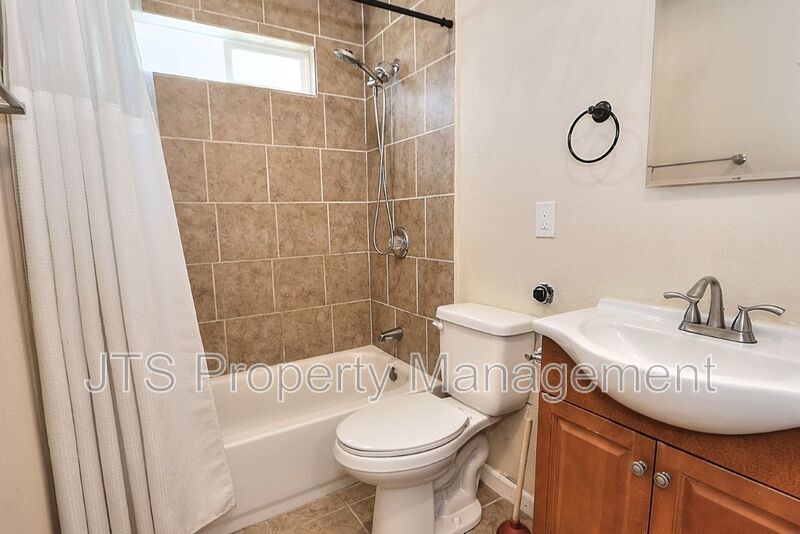 Cozy Carmichael Unit Available Now! property image