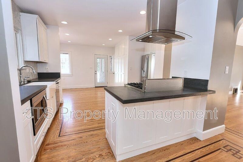 Incredible East Sacramento Home for Rent! property image