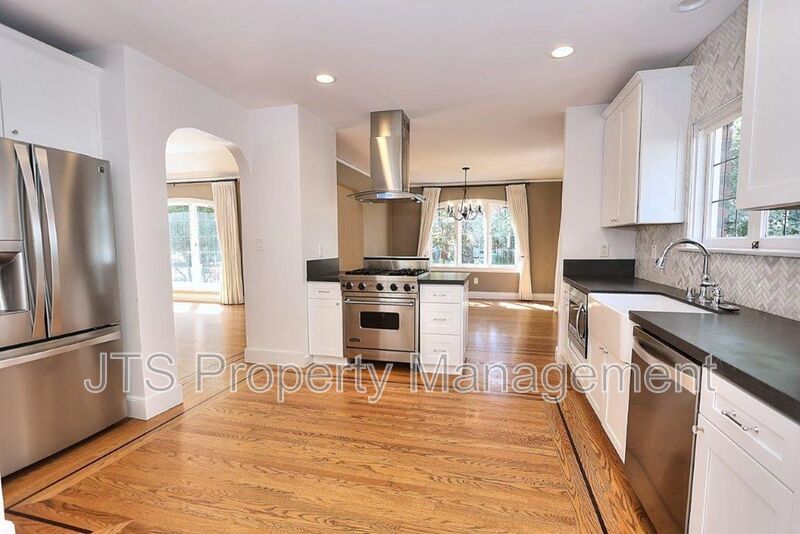 Incredible East Sacramento Home for Rent! property image