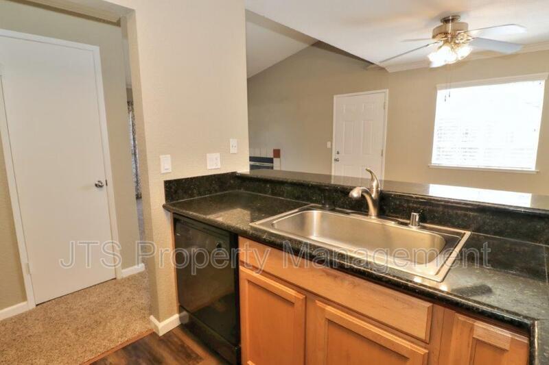 Upper Level Condo For Rent in Trinity Woods! property image