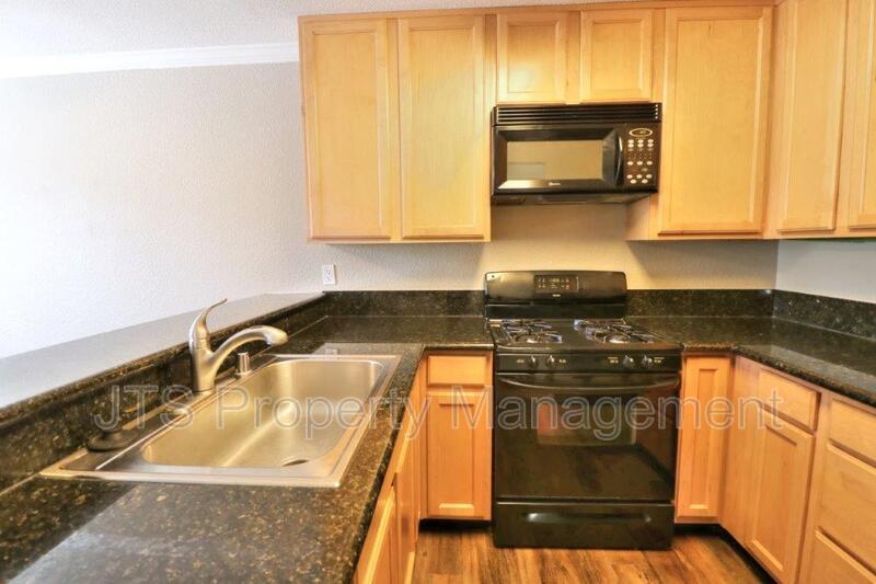 Upper Level Condo For Rent in Trinity Woods! property image