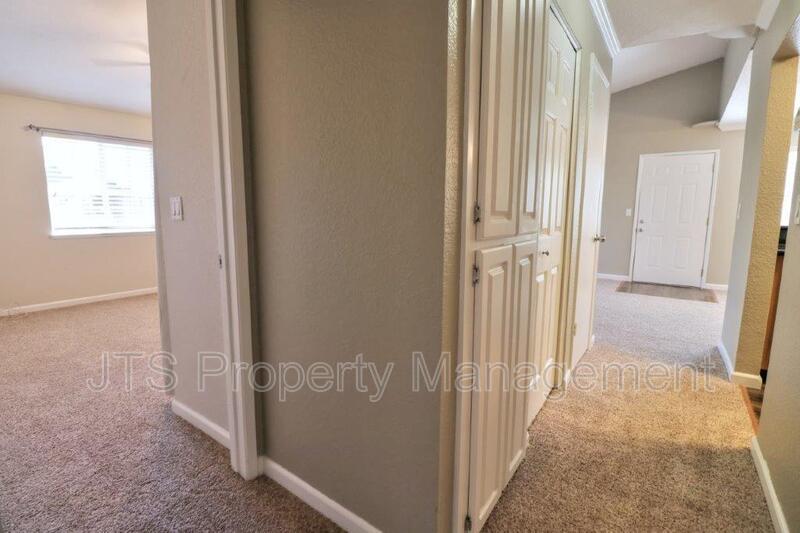 Upper Level Condo For Rent in Trinity Woods! property image