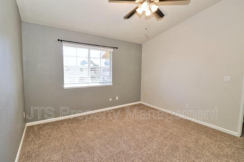 Upper Level Condo For Rent in Trinity Woods! property image