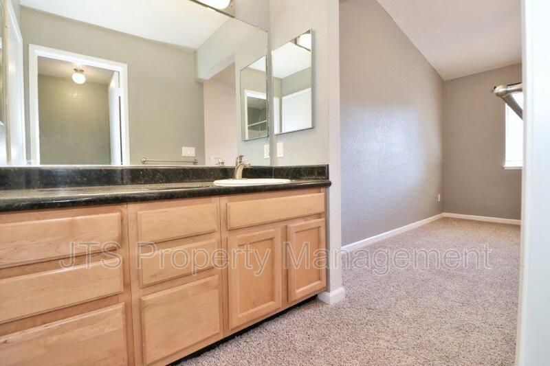 Upper Level Condo For Rent in Trinity Woods! property image