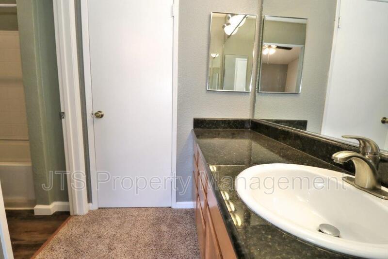 Upper Level Condo For Rent in Trinity Woods! property image