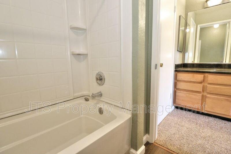 Upper Level Condo For Rent in Trinity Woods! property image