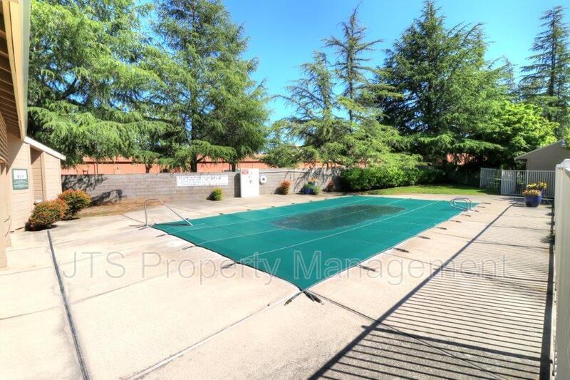 Upper Level Condo For Rent in Trinity Woods! property image