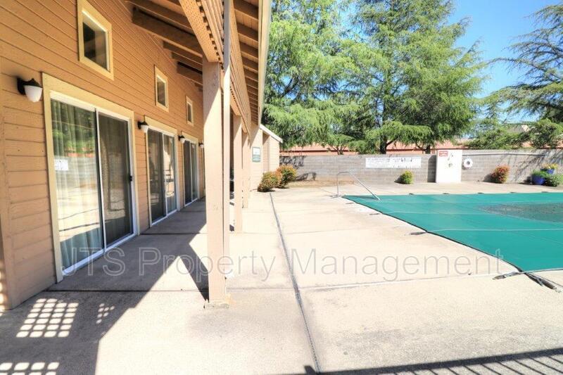Upper Level Condo For Rent in Trinity Woods! property image