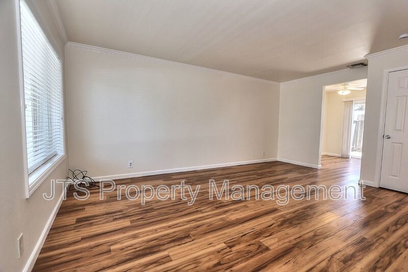 Condo For Rent Steps From Community Pool! property image