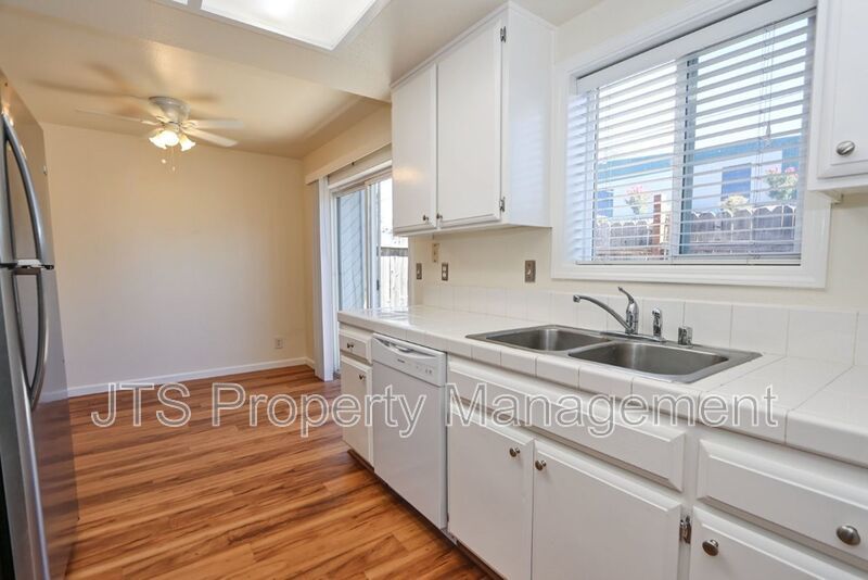Condo For Rent Steps From Community Pool! property image