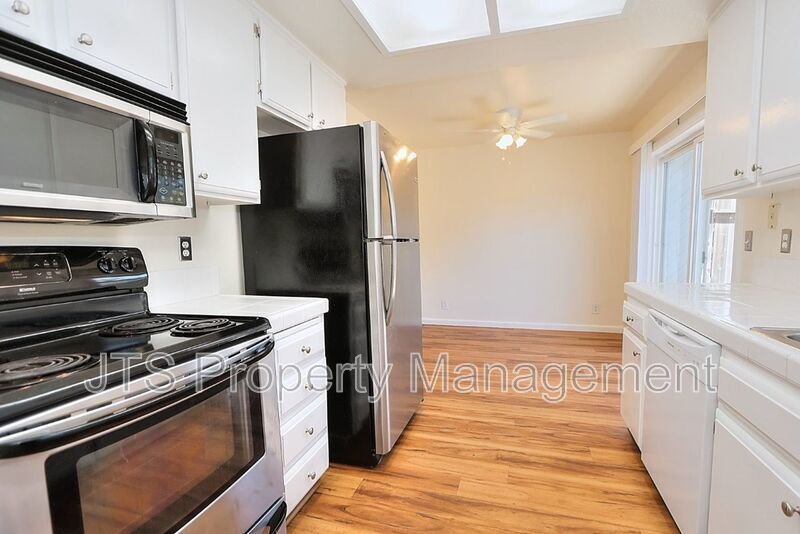 Condo For Rent Steps From Community Pool! property image