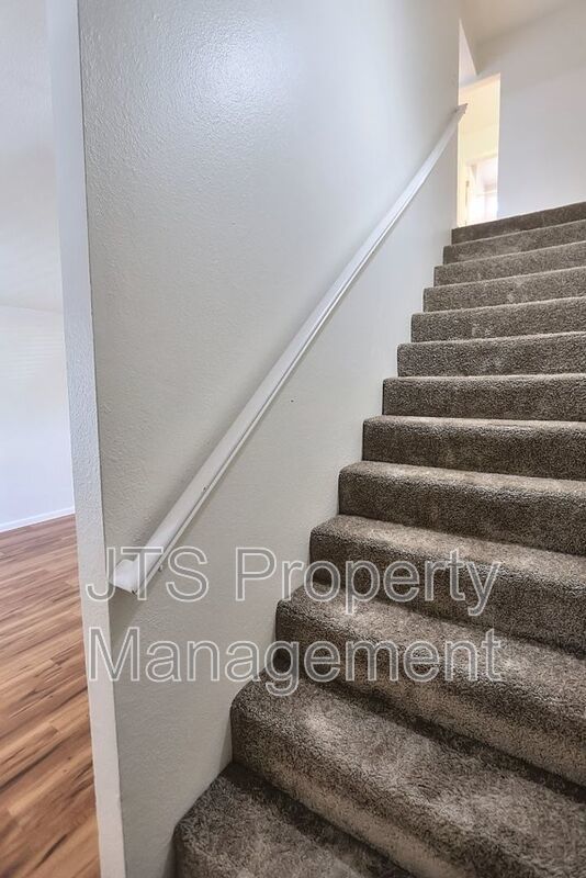 Condo For Rent Steps From Community Pool! property image
