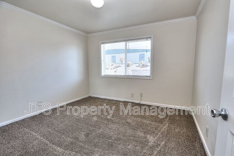 Condo For Rent Steps From Community Pool! property image