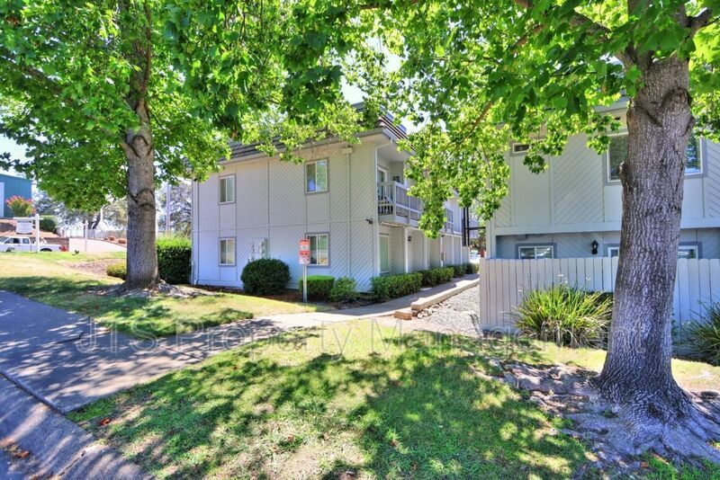 Condo For Rent Steps From Community Pool! property image